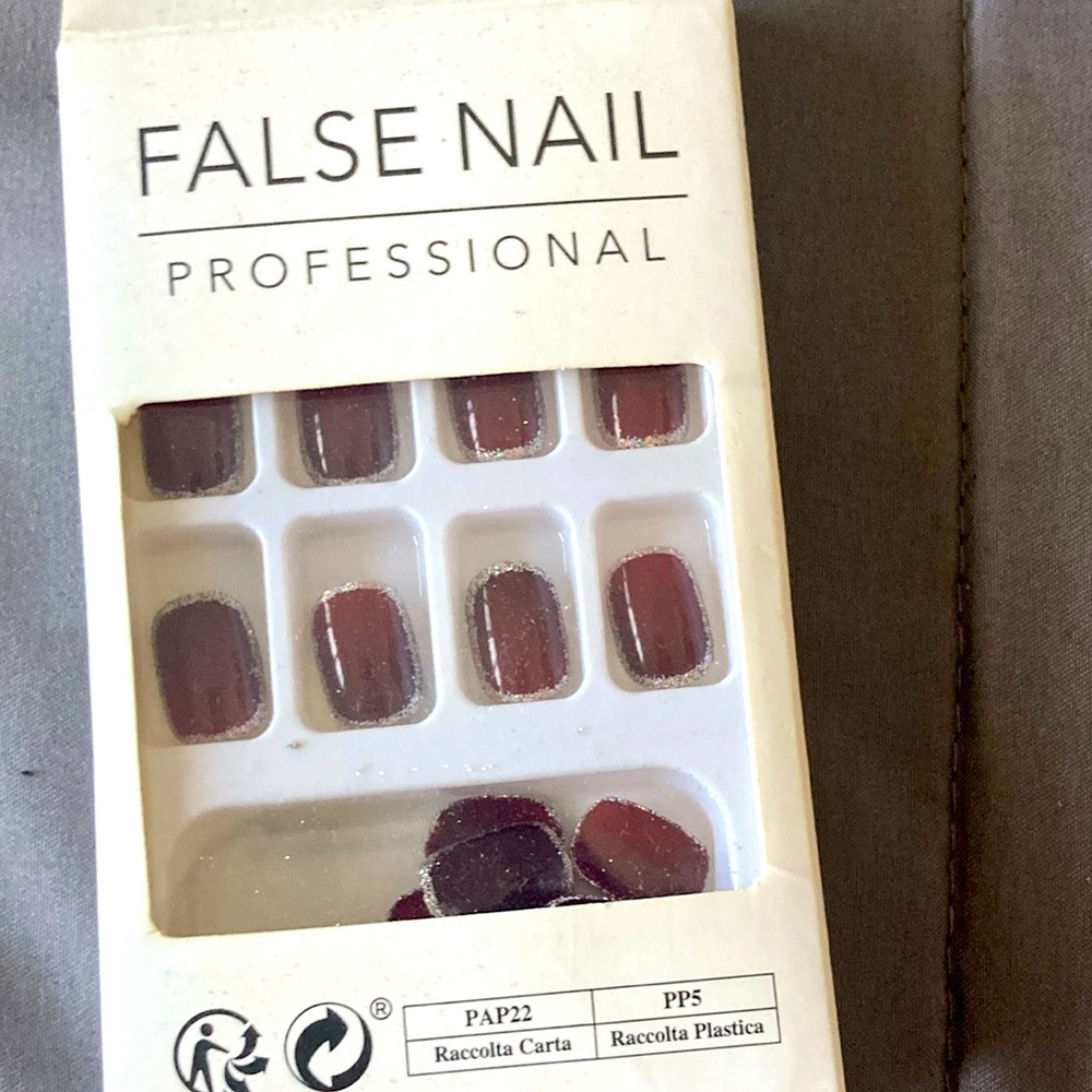 Professional false nails
